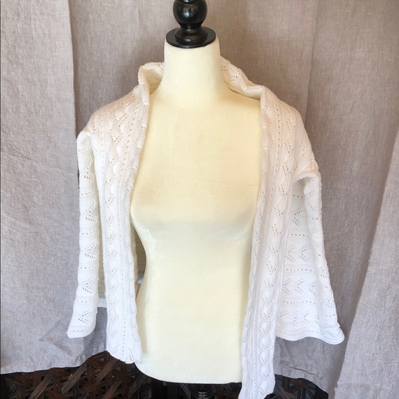 Elegant White Cable Knit Sweater - Picture 11 of 12